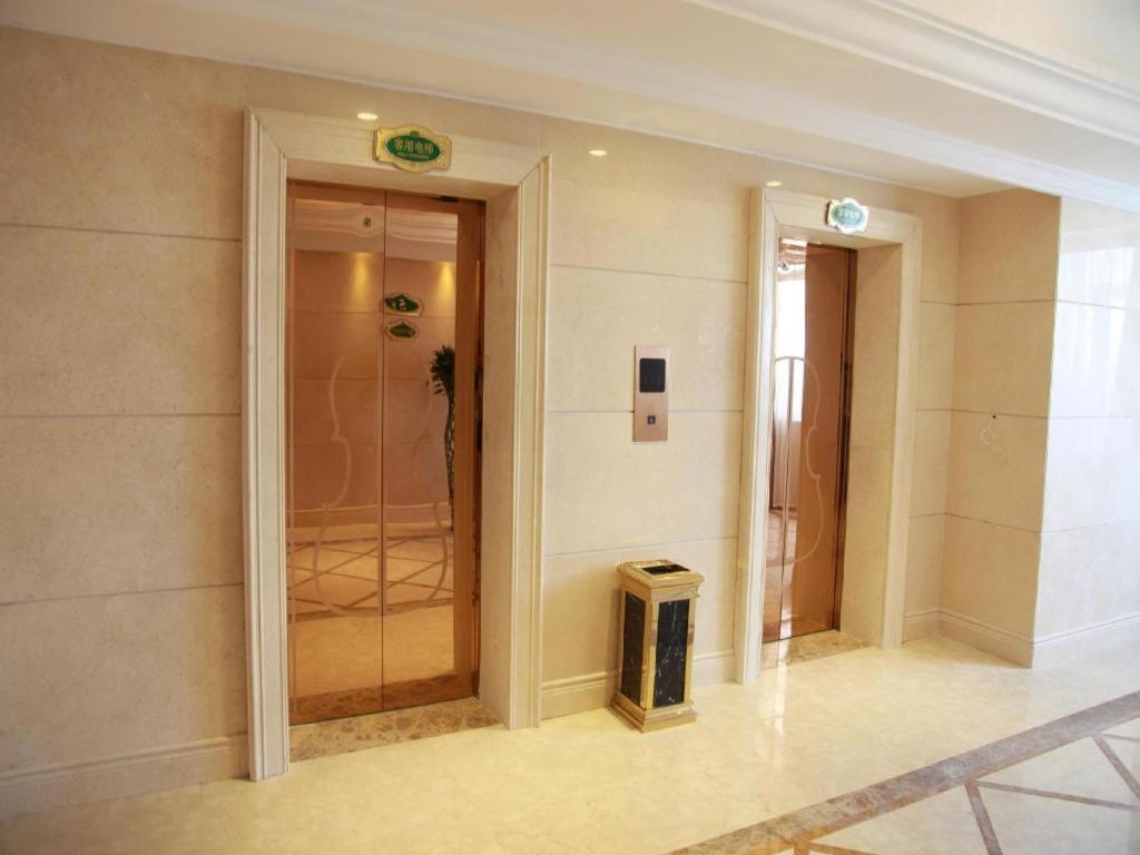 Vienna Hotel Shanghai Pudong Airport Exterior photo