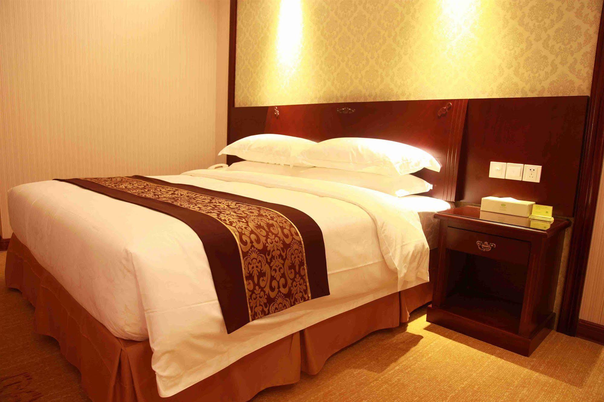 Vienna Hotel Shanghai Pudong Airport Exterior photo