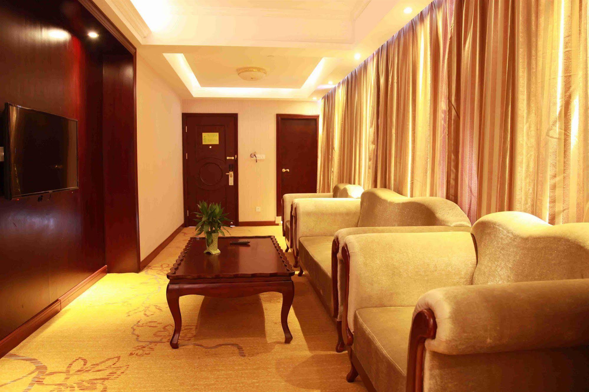 Vienna Hotel Shanghai Pudong Airport Exterior photo