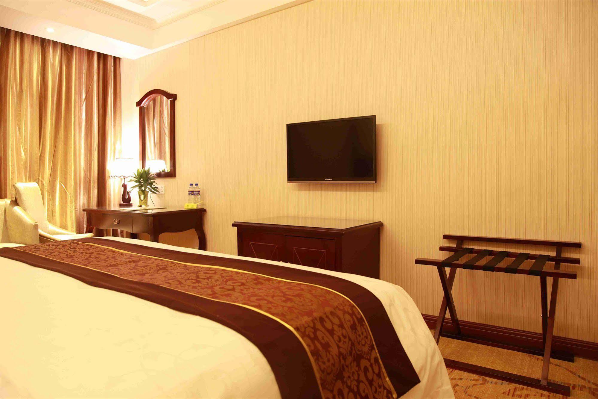 Vienna Hotel Shanghai Pudong Airport Exterior photo