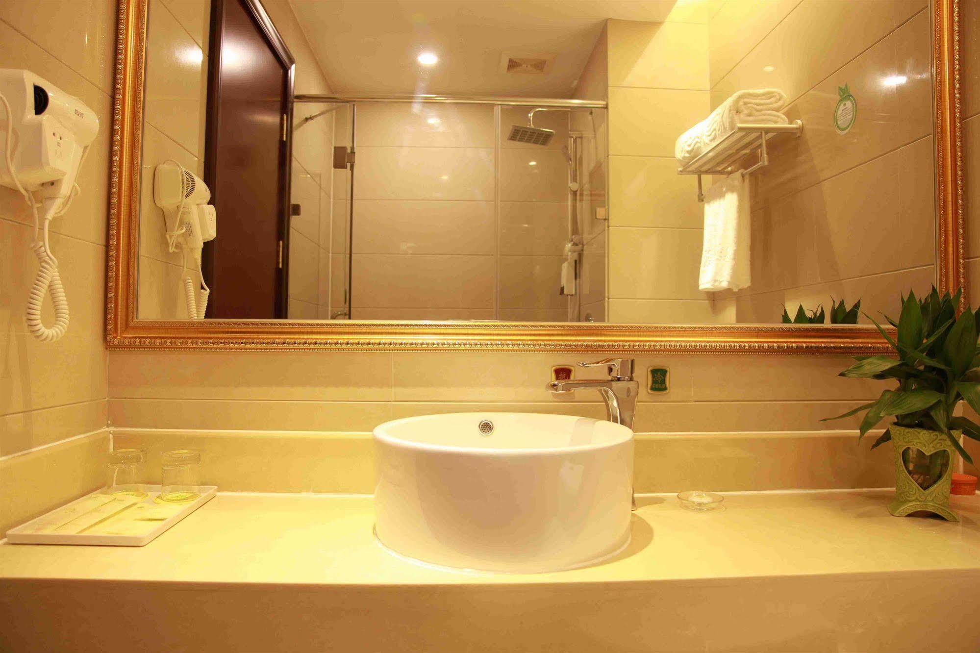 Vienna Hotel Shanghai Pudong Airport Exterior photo